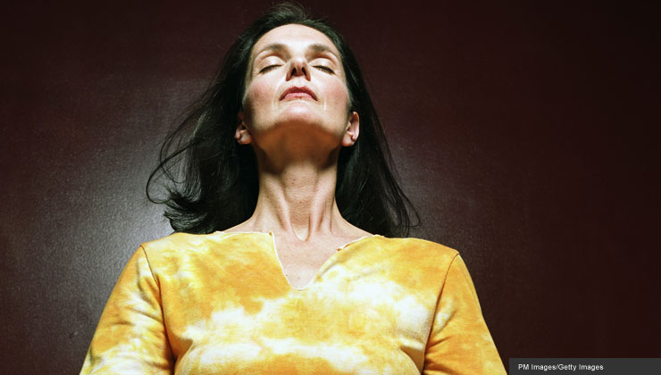 Mujer meditando