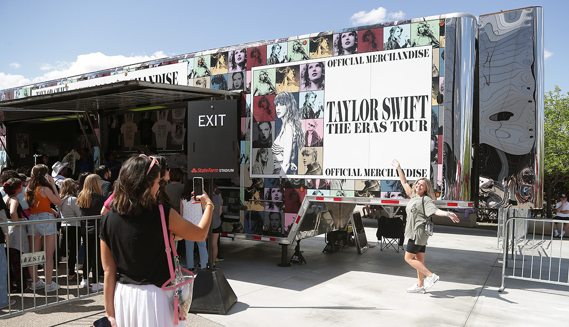 How to host the ultimate Taylor Swift Eras Tour-themed party - GirlsLife