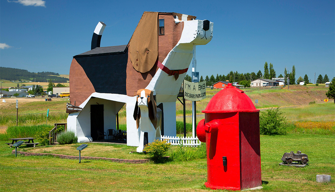  Beagle sculpture at Dog Bark Park, Cottonwood, Idaho