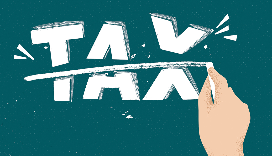 Ilustración de una persona que traza una línea sobre la palabra impuestos en inglés